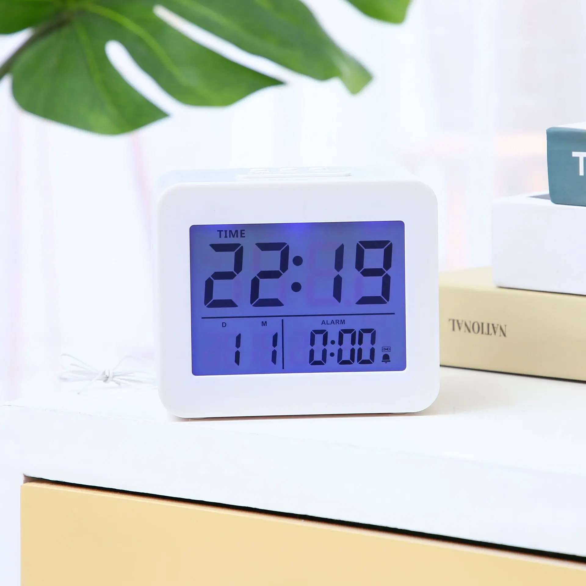 

LCD Alarm Clock FM Radio Desk Electronic Alarm Clock Luminous Simple Digital Alarm Clocks with Snooze Function and Date 2021
