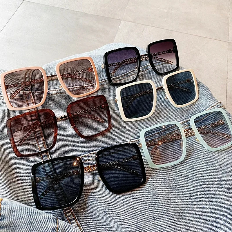 

Brand Designe Oversized Chain Sunglasses Women Fashion Square Sun Glasses Vintage For Female Male Luxury Pink Tea Shades UV400