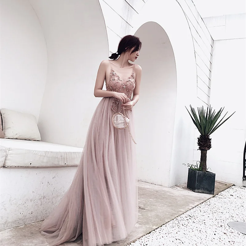 Женское вечернее платье на бретельках с V-образным вырезом и блестками | Свадьбы