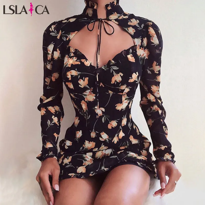 Новое тонкое платье с высоким воротником украшенное деревянными ушками женское