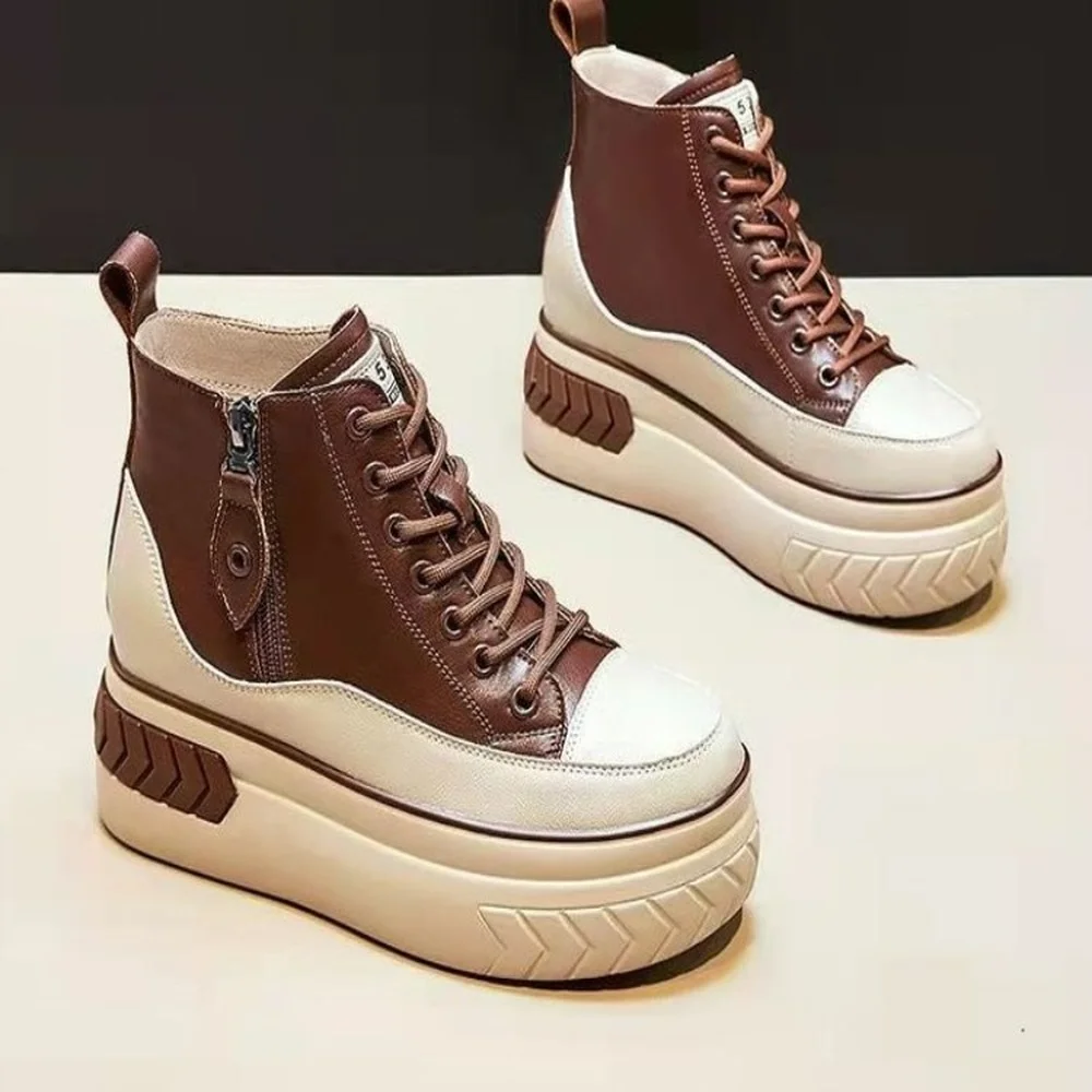 

Женские кроссовки на танкетке из искусственной кожи, на шнуровке