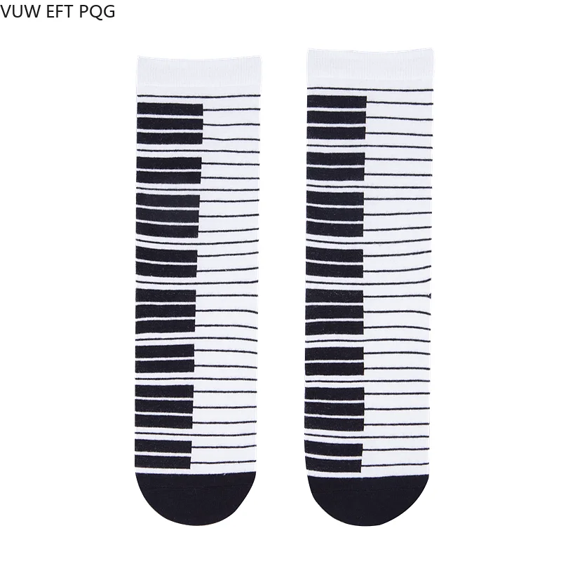 Носки для мальчиков и девочек мультяшная клавиатура пианино иллюстрация в стиле