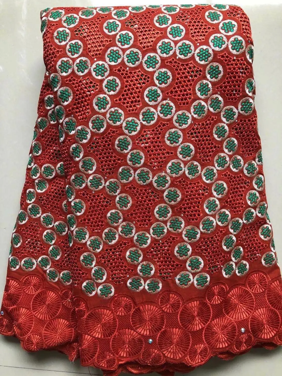 

2020 Hot Sale African Cotton Lace Fabric With Eyelet Embroidery High Quality Nigerian Swiss Voile Lace In Switzerland for Party