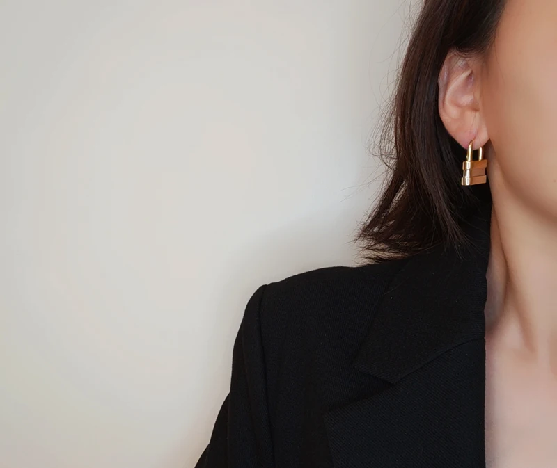 Латунные с 18K золотым замком эффектные висячие серьги в стиле панк вечерние