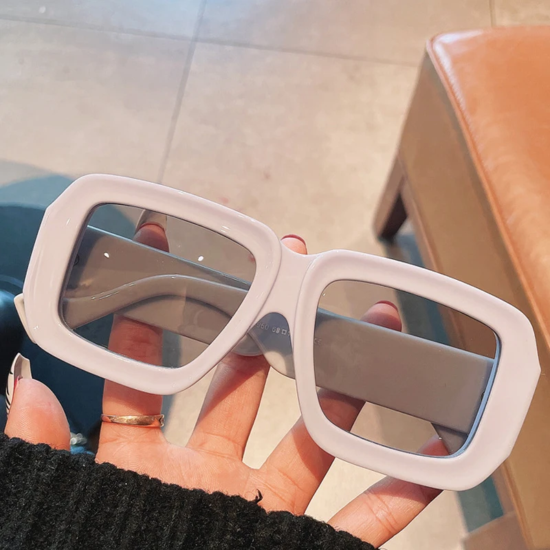 

Vintage Oversized Square Plaid Printing Sunglasses For Women New Fashion Brand White Wide Leg Sun Glasses Men Hip Hop Eyewear