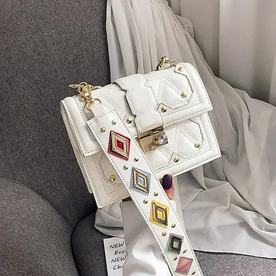 Beige ETAILL цветная модная женская квадратная сумка с широким ремешком из искусственной кожи женская дизайнерская сумка с заклепками и цепочкой через плечо - Цвет: Beige