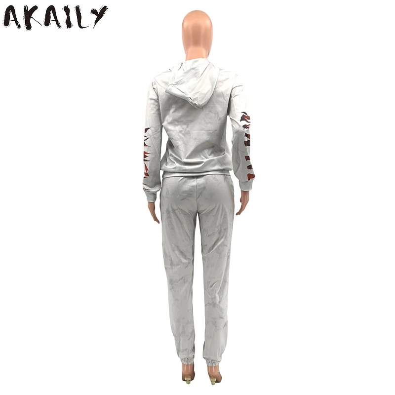 

AKAILY Streetwear Tracksuit 2 Two Piece Set Women Joggers Sweatpants And Oversized Hoodie Matching Set Ladies Activewear Outfits