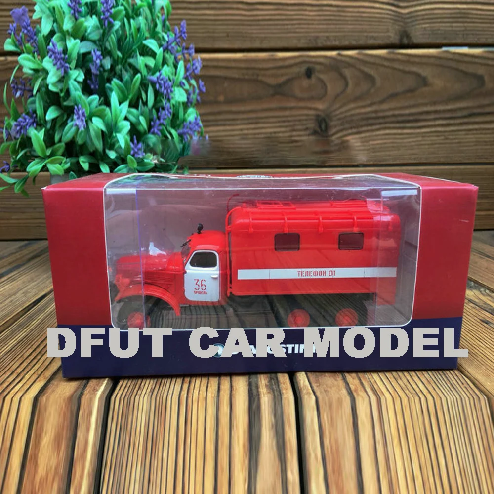 Модель автомобиля из сплава в масштабе 1:43 оригинальные авторизованные