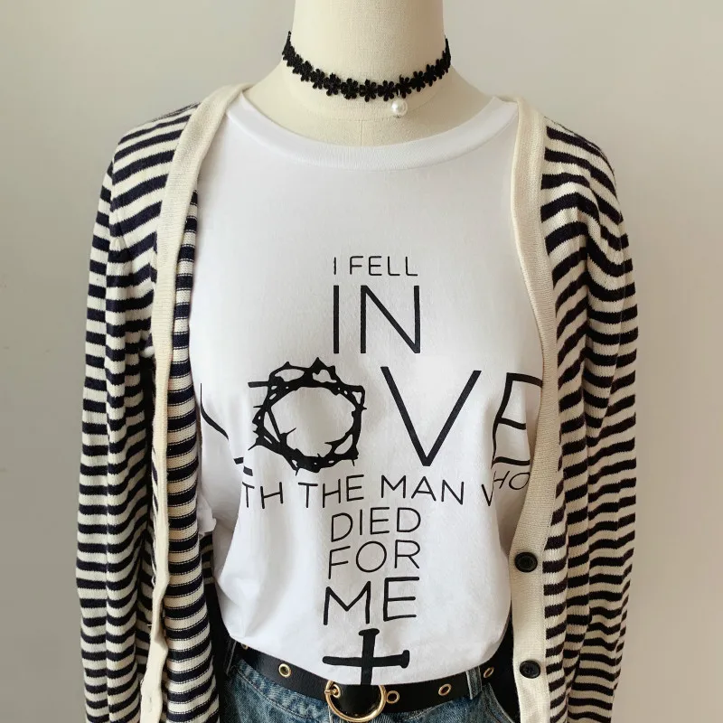 

Я чувствую себя влюбленным в мужчину, который умер за меня, женщины, христианские фото, Иисус, рубашка, верная футболка