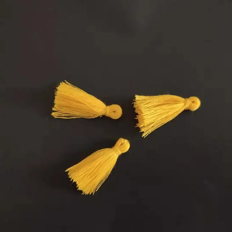 100 шт. 3 см мини хлопчатобумажная нить ткань кисточка DIY кулон ювелирные изделия браслет для изготовления ключей бахрома отделка Ремесло кисточки Швейные аксессуары - Цвет: Gold