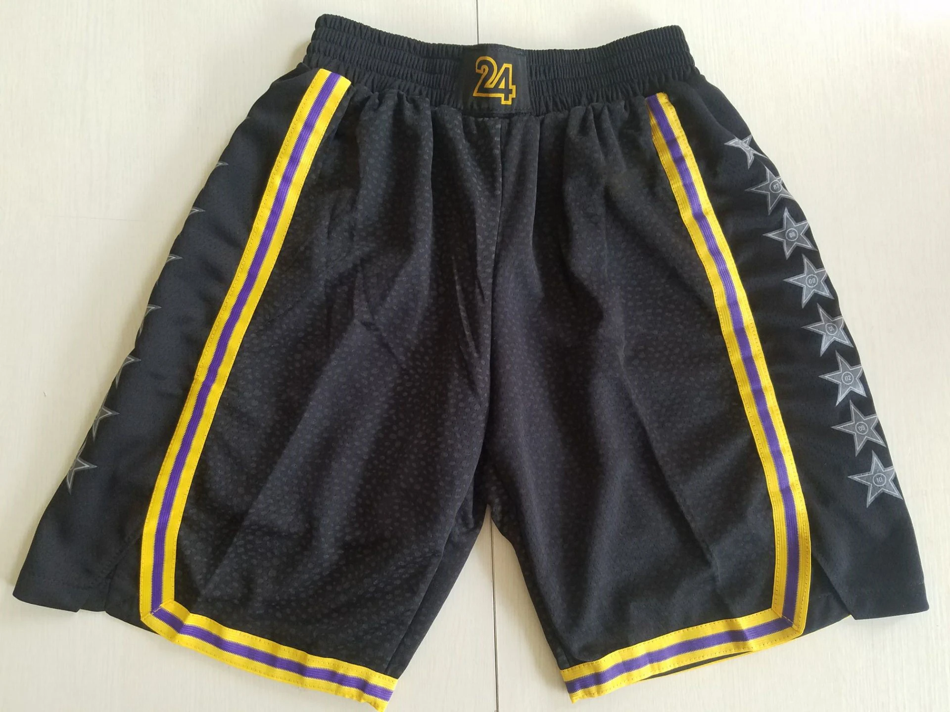 

2021 Mens New American Basketball Clothes #8 Bryant European Size Ball Pants Shirts Cool Tops Loose Cloth Shorts The flame