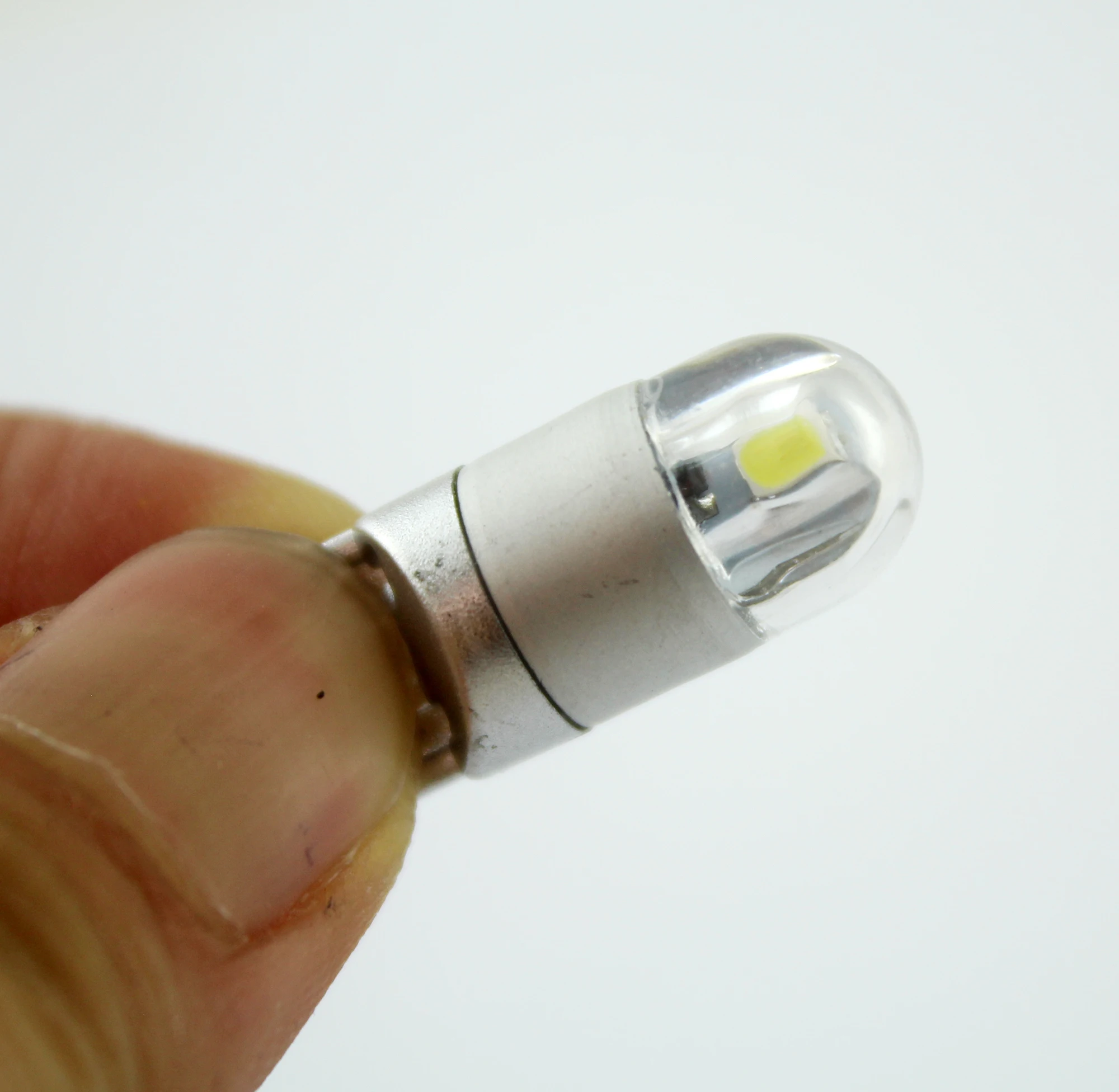 

2 Pcs T10 (W5W/194) Car Reading Dome Light 147 152 Clearance Light 158 280 285 Automotive Door Light 447 White 12v-24v