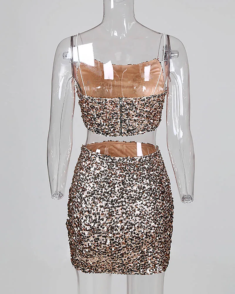 Комплект из укороченного топа и облегающей юбки с блестками на бретельках |