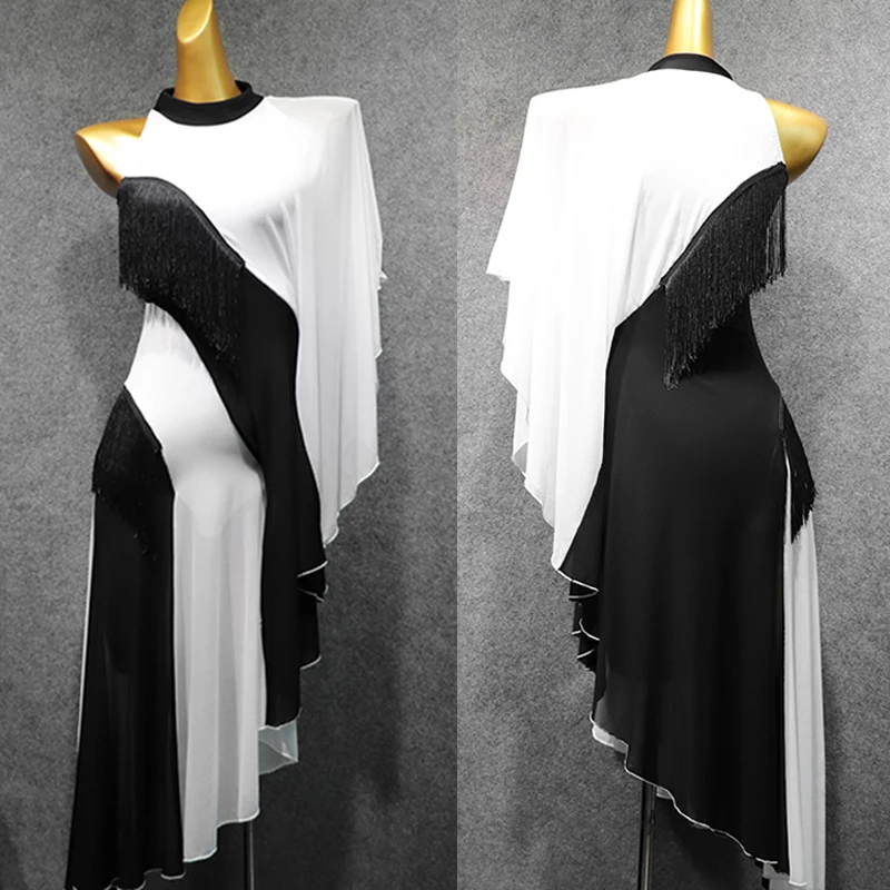 Женское платье для латиноамериканских танцев черно-белое с бахромой