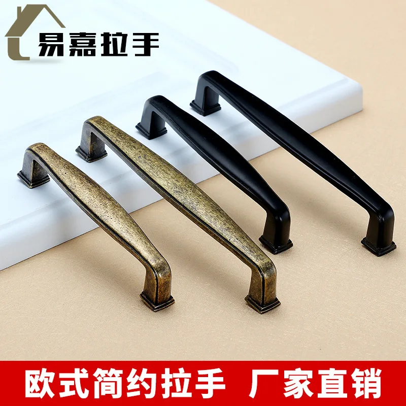 Внутренний наряд восстанавливающий темные стены гардеробный ящик черный