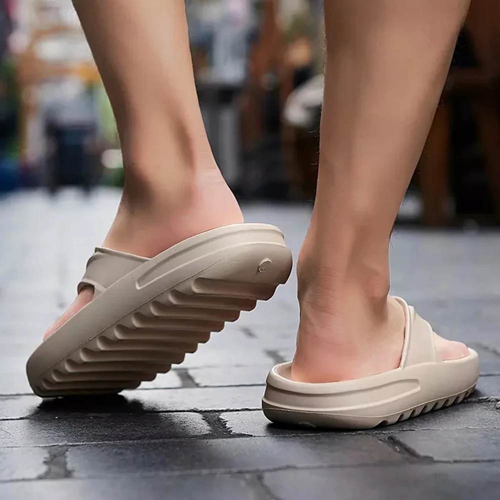 Мужские шлепанцы однотонные уличные мужские удобные эластичные плотные