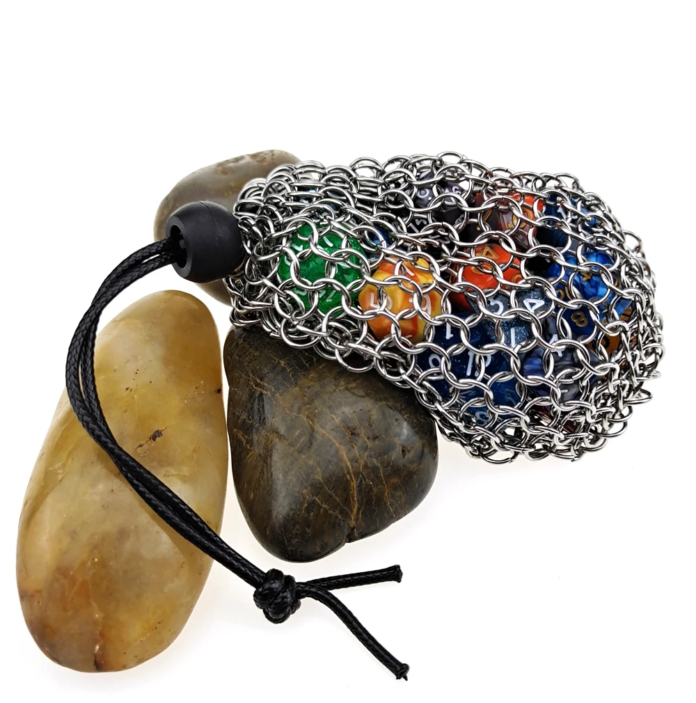 

Сумка-кости Chainmail Вмещает около 49 костей из нержавеющей стали на цепочке, кошелек для мелочи, для игр с игры в МПГ