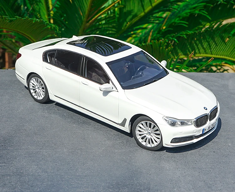 Оригинальная Заводская 1:18 новая серия T7 абсолютно модель 750Li/760Li из белого сплава