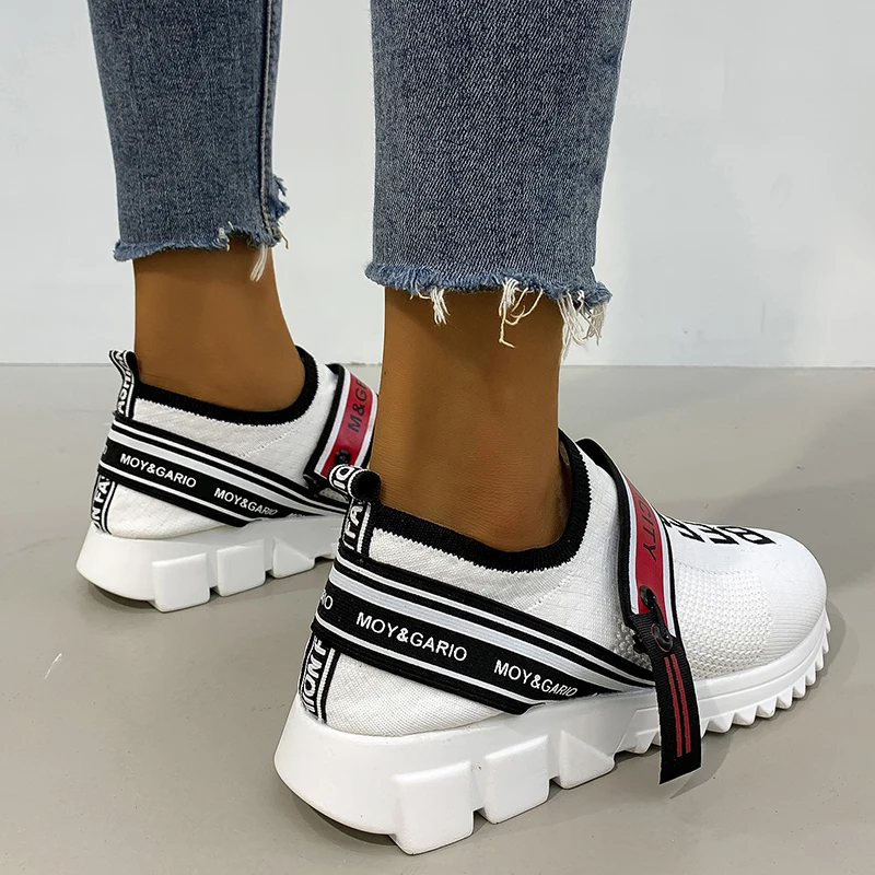 

Women Sneakers Slip-on Shoes Flats Running Comfortable Shoes Round Toe Sneakers Female Fashion 2021 New Spring Flats Sneakers