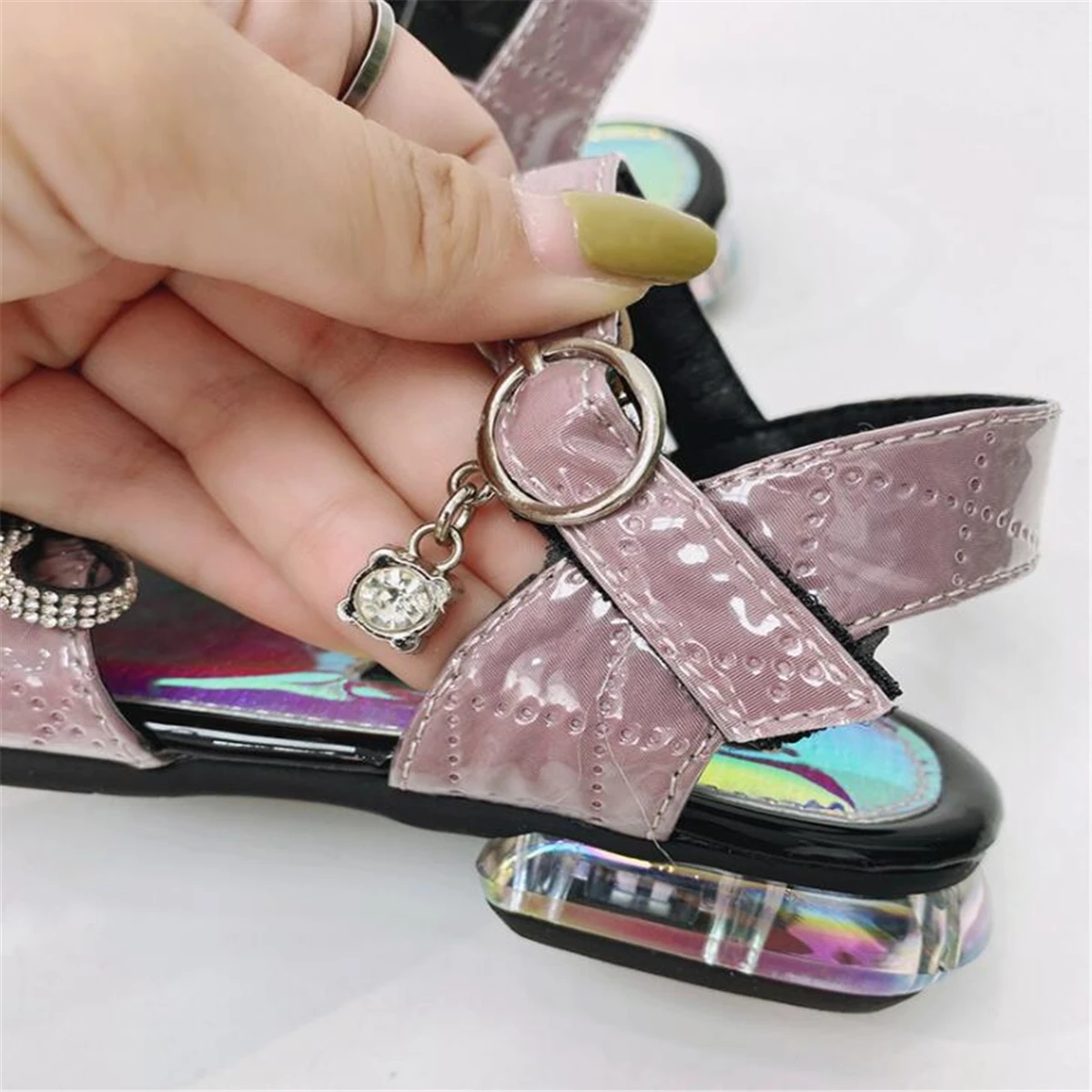 Босоножки принцессы для девочек Новинка лета 2021 модные украшения с бантом и