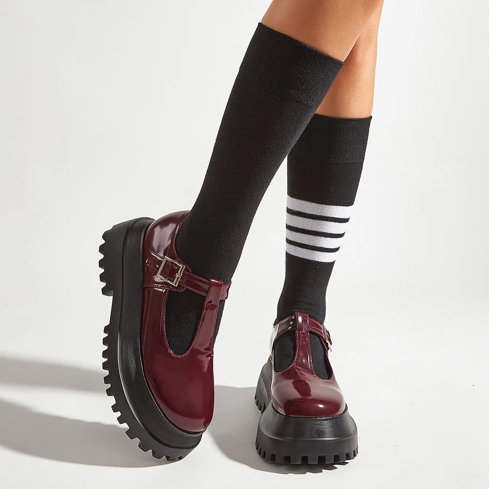 

Туфли-лодочки женские на танкетке, с ремешком и пряжкой