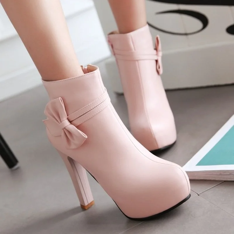 

Осенне-зимние Новые водонепроницаемые полусапожки на высоком каблуке на внутренней платформе полуботинки мартинсы с бантом женские ботин...