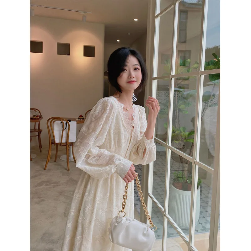 

Женское кружевное платье с вышивкой, Белое нежное тонкое платье во французском стиле для ранней осени, 2021