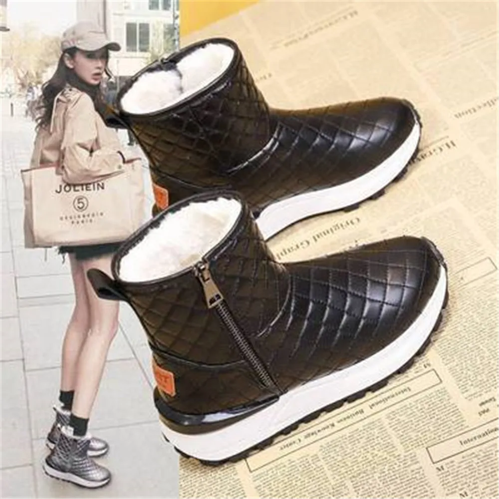 Thick Soled Snow Booties Women's Winter New Plush High Top Cotton Shoes Ladies Leather Waterproof Side Zipper Warm Ankle Boots