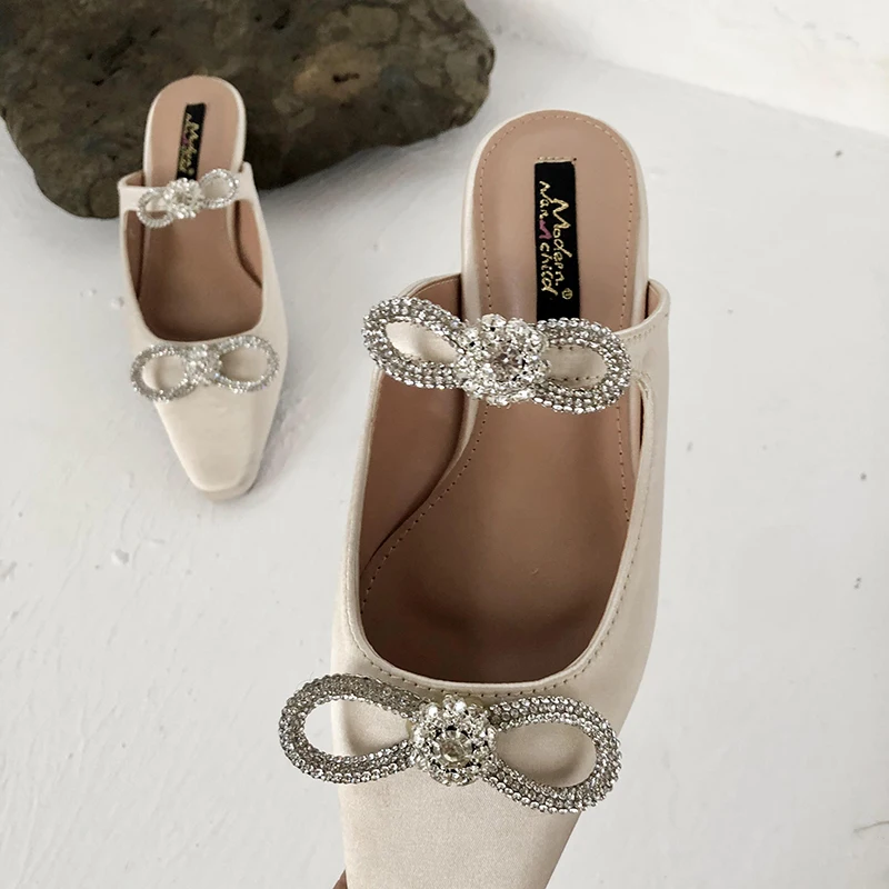 

Elegant Women Slippers Round Toe Black Beige Satin Slides Casual Slippers Bow Rhinestone Design Flats Heeled Slip On Rhinestone