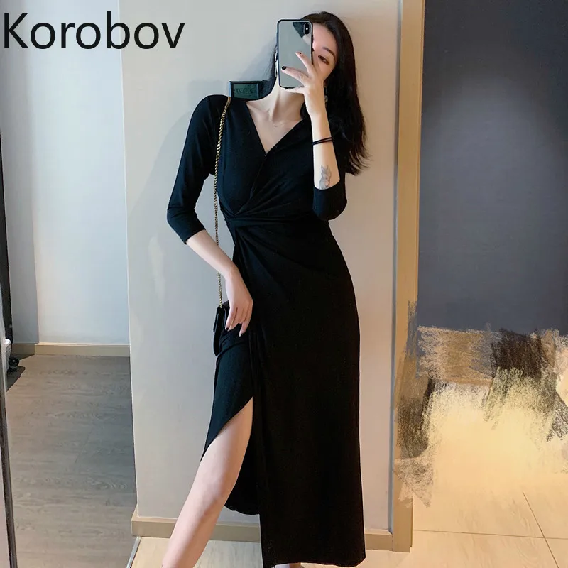 Женское платье с высокой талией Korobov облегающее v-образным вырезом и длинными