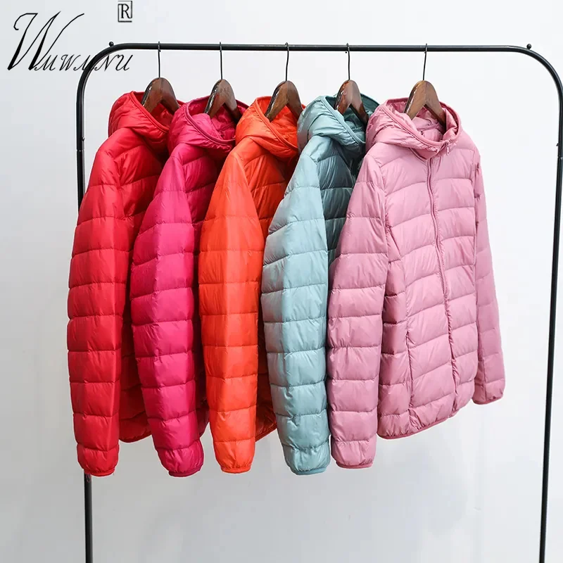 Женская зимняя стеганая куртка с капюшоном белого утиного пуха |