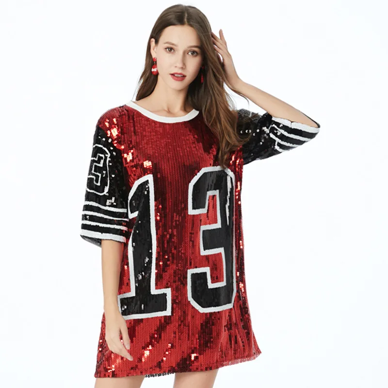 Женское прямое платье выше колена черное красное серебристое с вышивкой № 13