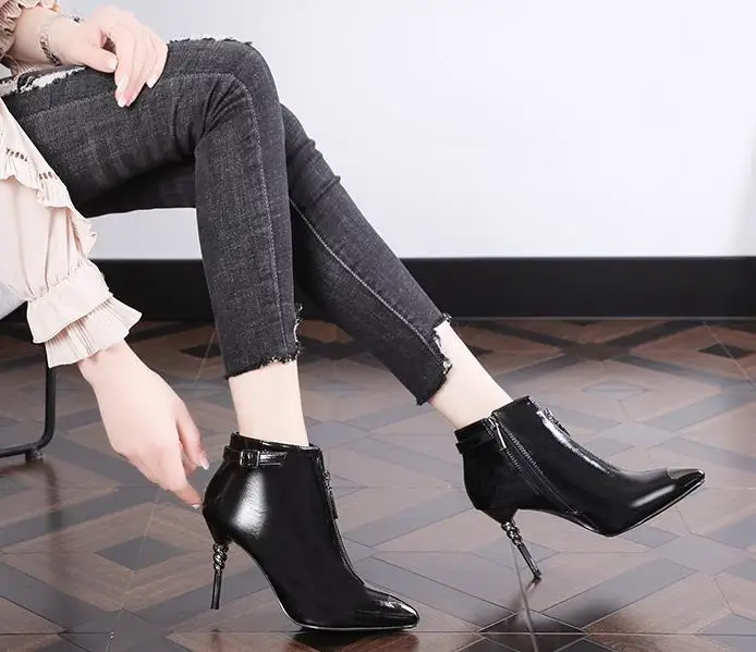 Новинка Осень-зима 2019 ботинки мартинсы на высоком каблуке тонкие облегающие