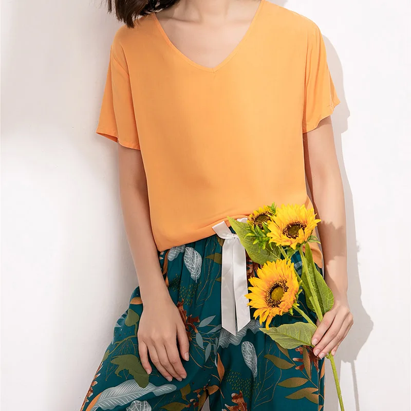 

Women Loose Pajamas Set Orange Floral Printed Soft Casual Wear Ladies Comfort Sleepwear V-Neck Short Sleeve Home-wear For Summer