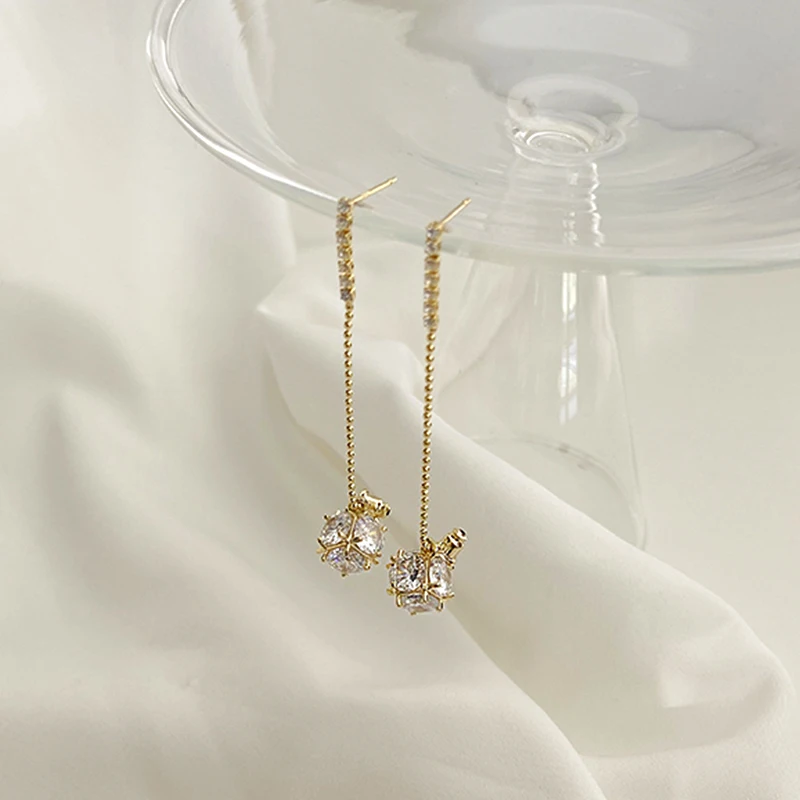 

Korean Fashion Crystal Ball Earrings for Women Temperament High Quality Jewelry Zirconia Piercing S925 Needle Party Ins Hot Gift