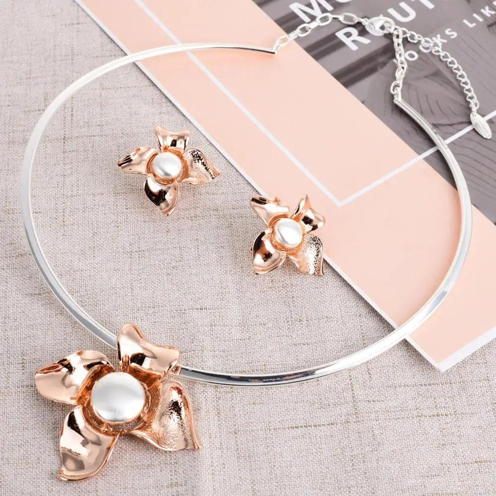 

Viennois Dubai Style Jewelry Sets for Women Flower Chocker Necklace and Stud Earrings Gold Color Jewelry Sets Fashion Jewelry