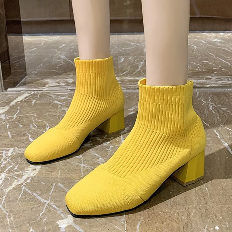 

Женские вязаные ботильоны на квадратном каблуке, без застежки