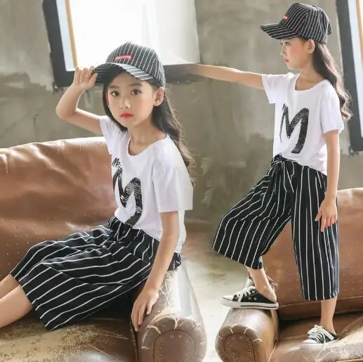 Костюм спортивный летний из двух предметов для девочек топ с коротким рукавом и