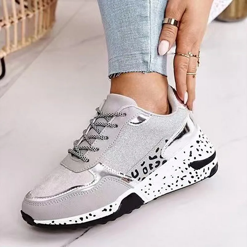 

2021 New Women Casual Walking Shoes Fashion Comfortable Thick Bottom Sneakers For Women Korean Outdoors Trainers Sports Shoes