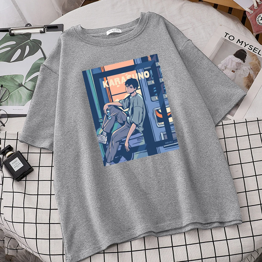 Женская футболка с коротким рукавом круглым вырезом и