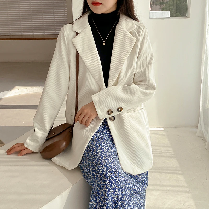 

Женский вельветовый блейзер с карманами, Повседневная винтажная куртка в Корейском стиле, белого цвета, Осень-зима 2020