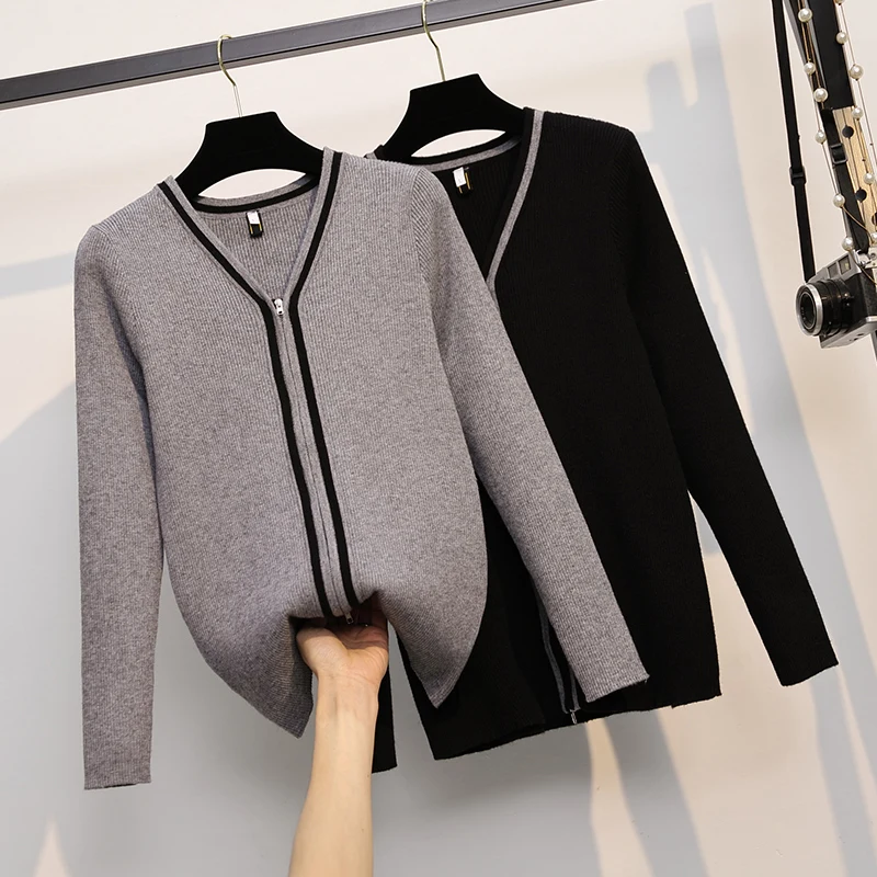 Свитер женский шерстяной свободного покроя с V-образным вырезом и длинным