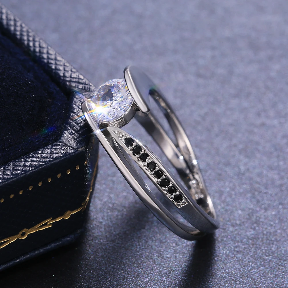 Huitan классический солитер круглый вырез Кристалл Циркон с черным камнем