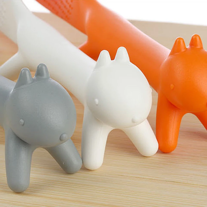 

NEW 2Pcs Lovely Kitchen Supplie Squirrel Shaped Ladle Non Stick Rice Paddle Meal Spoon Household Plastic Non-Stick Rice Spoon