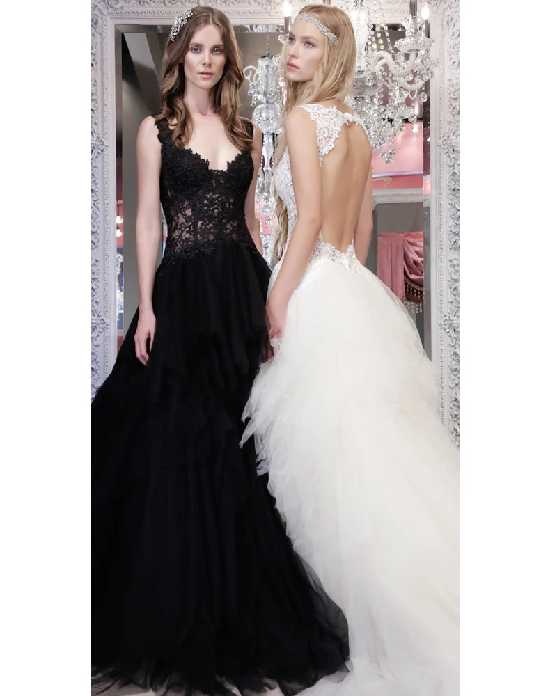 Кружевное черное свадебное платье с аппликацией и рукавами крылышками Свадебное