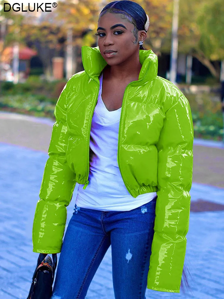 

Женская осенне-зимняя куртка-пуховик 2021, модная укороченная парка с высоким воротником на молнии и подкладкой, плотное теплое пузырьковое п...