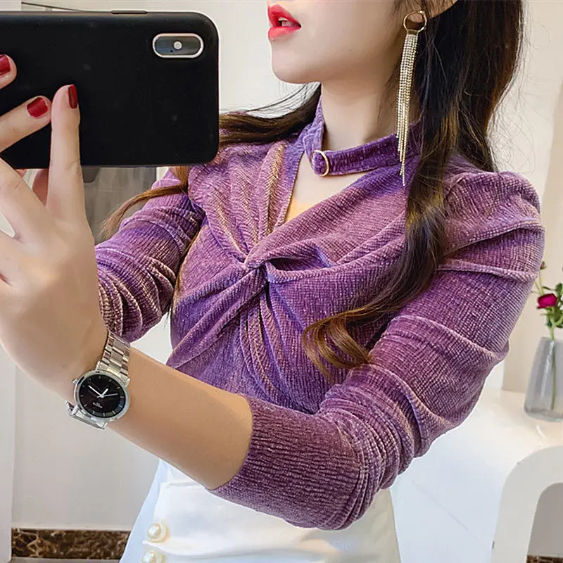 

2021 spring new hollowed out V-Neck long sleeve top design feeling wrinkled velvet temperament base coat foreign style shirt