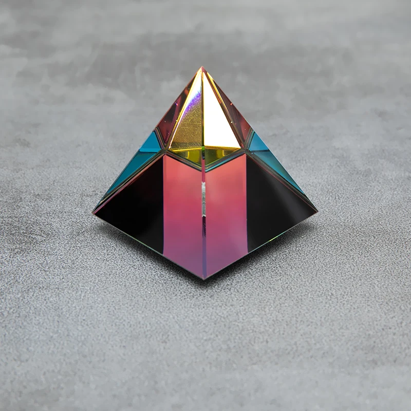 

Color Pixel Pyramid Crystal Energy Generator Prism20mm K9 Glass Teaching Experiment Tool Customizable Home Decoration Gift