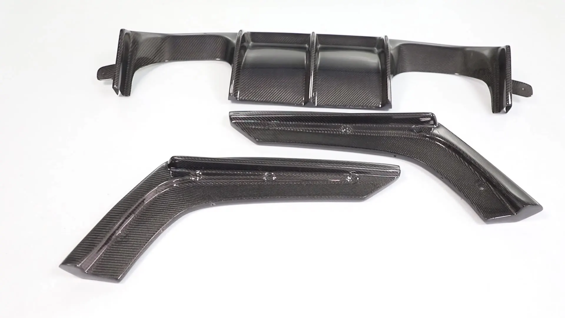 

Стайлинг M3 M4 V из углеродного волокна для BMW F80 M3 F82 M4