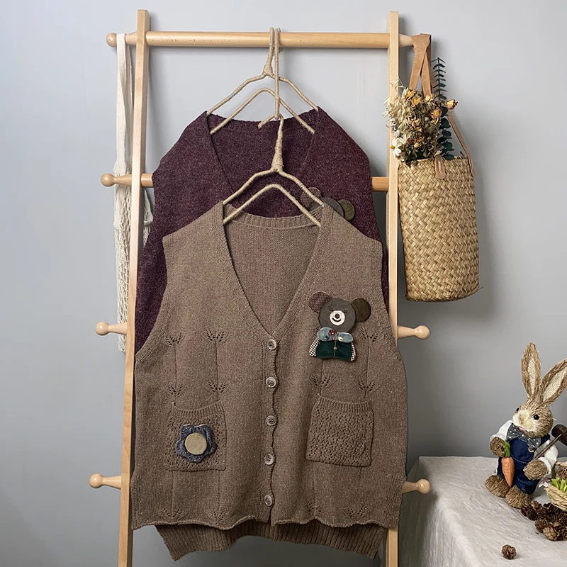 

Japan Style Mori Girl Sweet Cute Cartoon Bear Cardigan 2021 Spring Autumn V-Neck Single-breasted Women Sleeveless Sweater Vest
